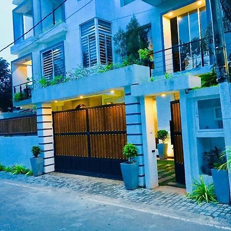 נגומבו 8 Plus Luxury Apartments מראה חיצוני תמונה