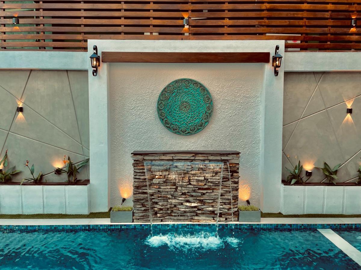 נגומבו 8 Plus Luxury Apartments מראה חיצוני תמונה